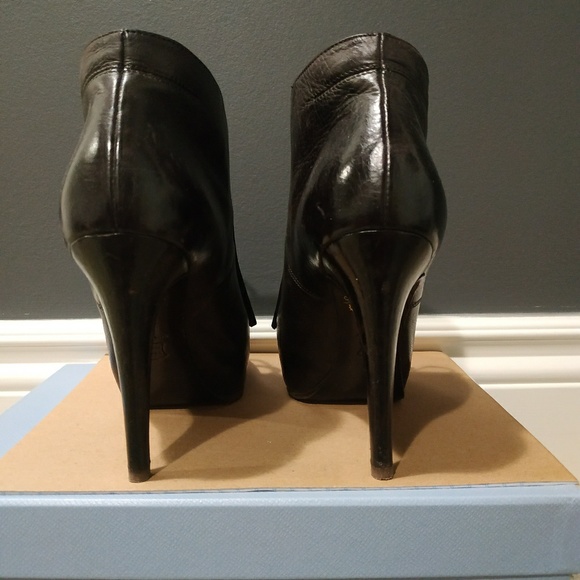 Gorgeous Leather Ankle Boots with Tassels - Picture 4 of 6